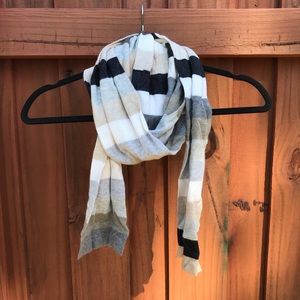 Long cotton striped scarf